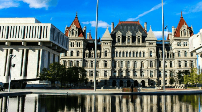 FBI detiene a mujer acusada de planear atentado contra el Capitolio de Nueva York
